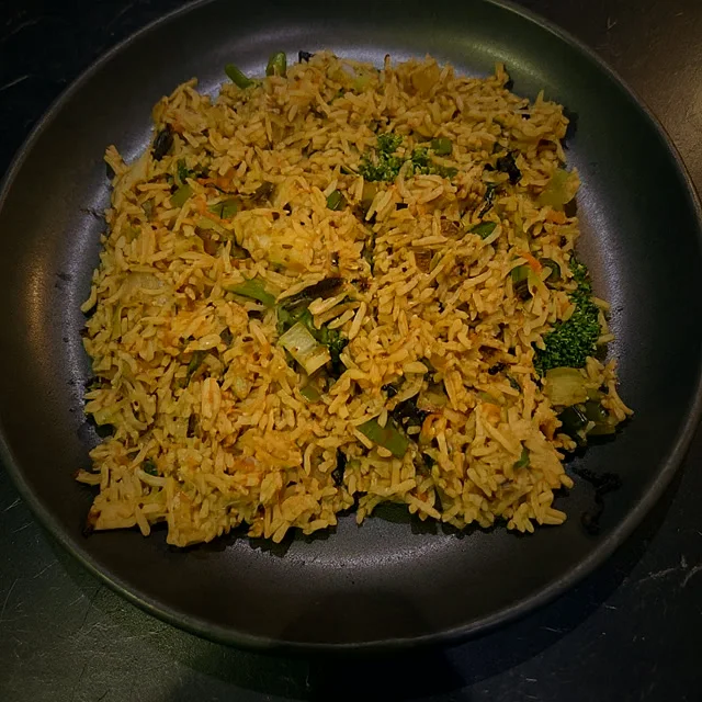 Vegetable fried rice with broccoli